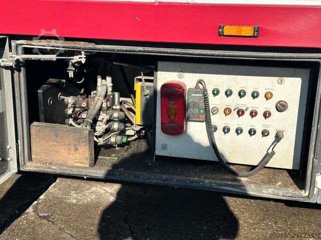 Pferdeanhänger MENKE-JANZEN DA20 4.Stock m. Aggregat Hubdach Tränke Rampe