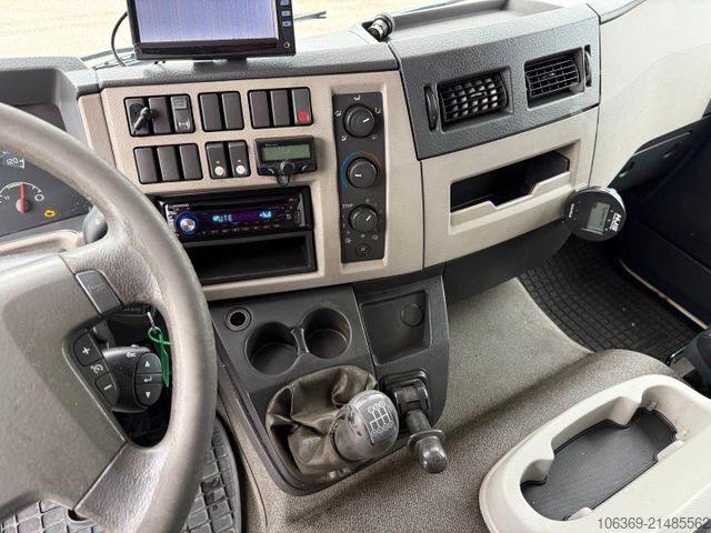 LKW mit Kofferaufbau VOLVO FL240 4x2 Closed box 6,30 m.