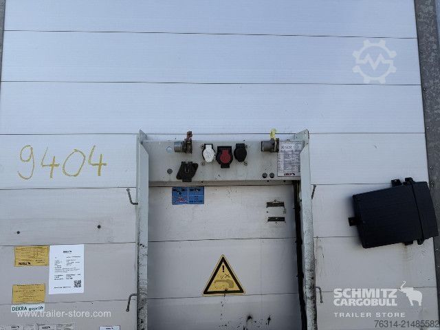 Auflieger mit Pritsche & Plane Schmitz Cargobull Curtainsider Mega Getränke