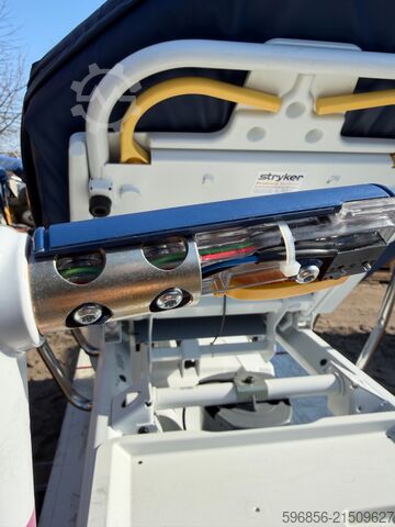 Medizinischer Transportwagen Stryker 1125 Prime Series Zoom, elektrisch Wózek transportowy medyczny Stryker 1125 Prime Series Zoom elektryczny Wózek transportowy medyczny Stryker 1125 Prime Series Zoom elektryczny