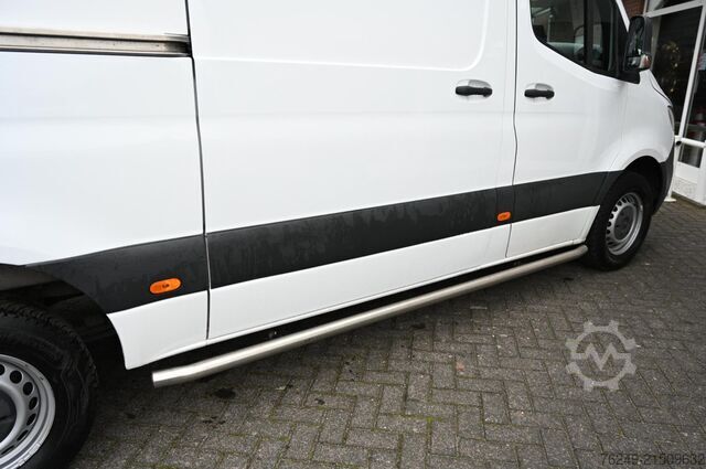 High-roof van Mercedes-Benz Sprinter 311 2.2 CDI L2H2 RWD AIRCO CAMERA Werk...