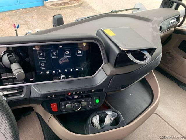 LKW mit Getränkeaufbau DAF FAN XG 480 Swing-Board mit LBW