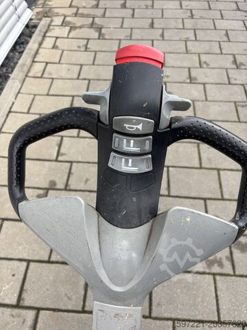 Electric Pallet Trucks Still EXU16