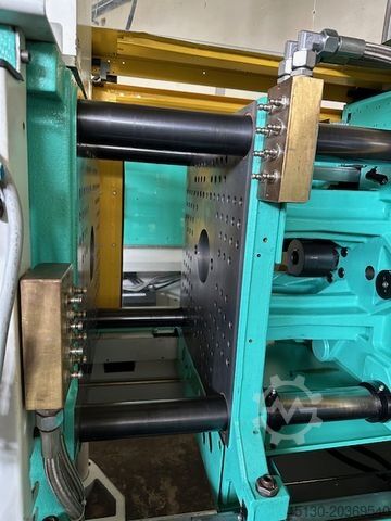 Spritzgießmaschine Arburg 420C 800-250 mit dem Roboter Wittmann