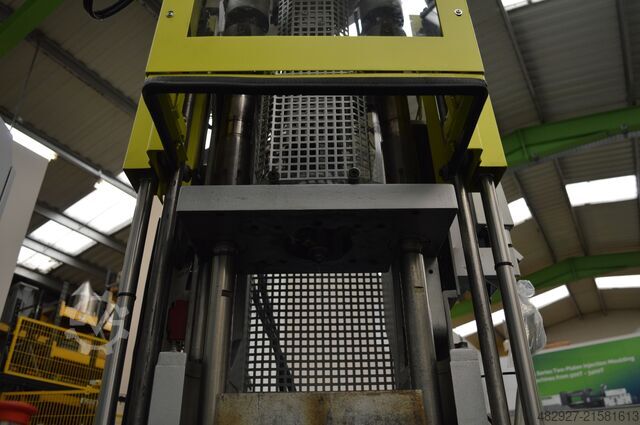 Injection molding machine Boy 22AVV