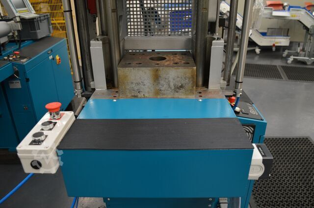 Injection molding machine Boy 22AVV
