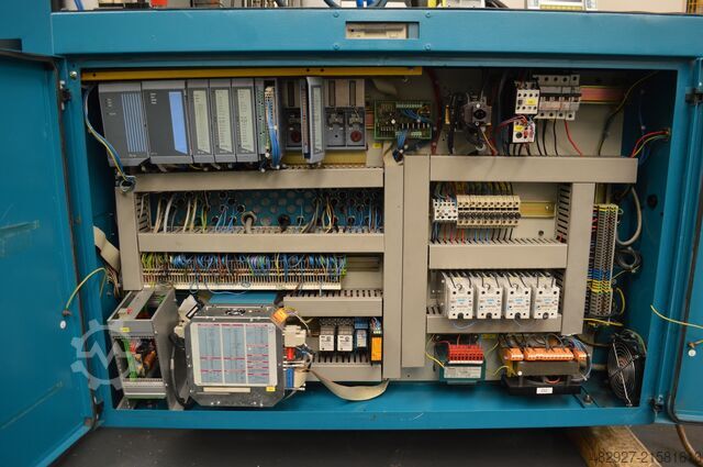 Injection molding machine Boy 22AVV