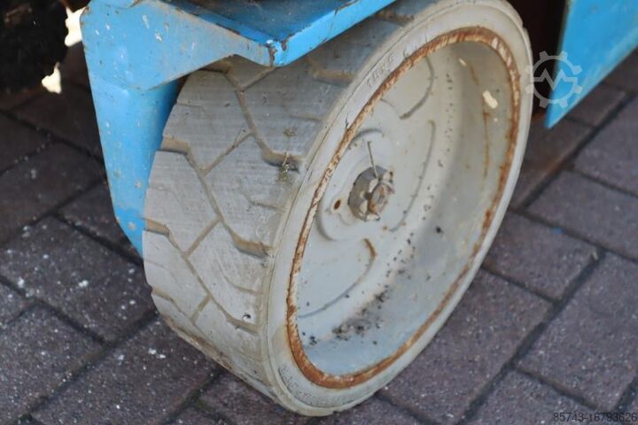 Scissor lift Genie GS2632 Electric, Working Height 10m, 227kg Capacit