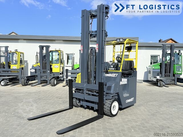 Vierwegestapler Combilift CB4500 GAS TRIPLEX 6400 FORK POSITIONER
