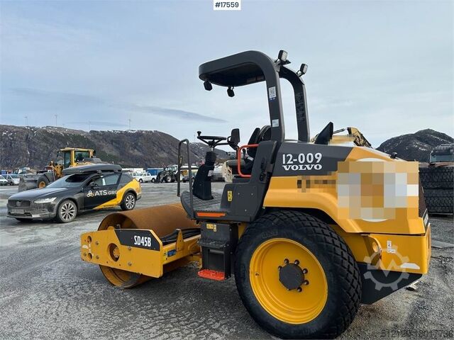 Roller Volvo SD45B Roller with only 364 hours