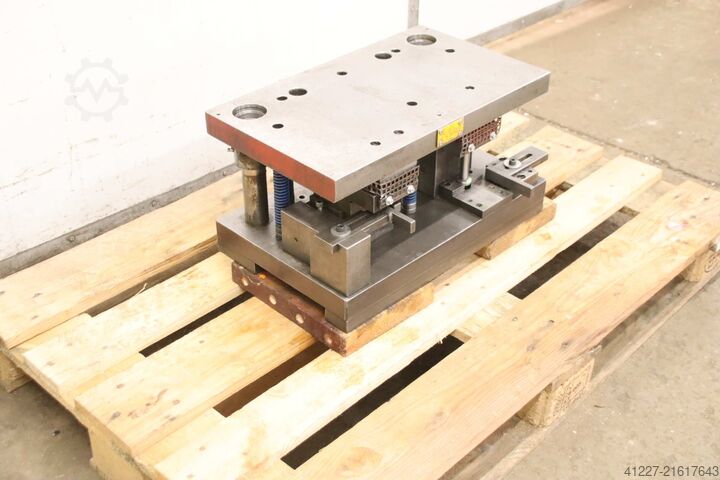 2 Säulen Stanzwerkzeug unbekannt 535/350/H267 mm  Hub 12 mm