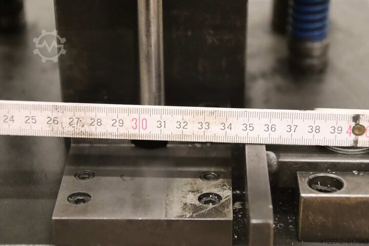 2 Säulen Stanzwerkzeug unbekannt 535/350/H267 mm  Hub 12 mm