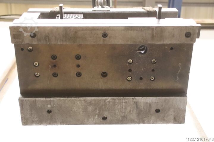 2 Säulen Stanzwerkzeug unbekannt 535/350/H267 mm  Hub 12 mm