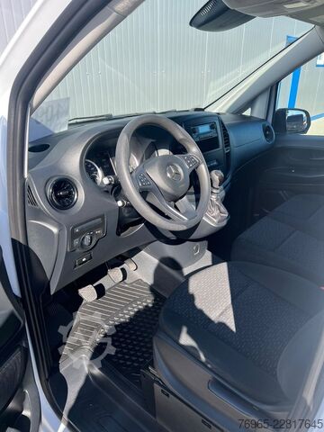 Kastenwagen MERCEDES-BENZ Vito 110 LANG 6G KLIMA TEMPOMAT 3-SITZE SCHRÄNKE