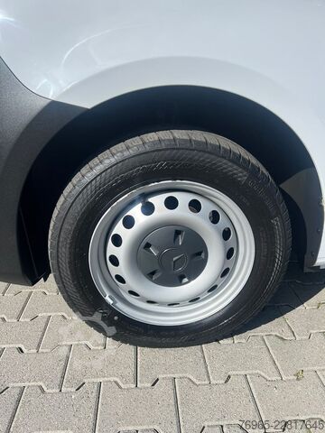 Kastenwagen MERCEDES-BENZ Vito 110 LANG 6G KLIMA TEMPOMAT 3-SITZE SCHRÄNKE