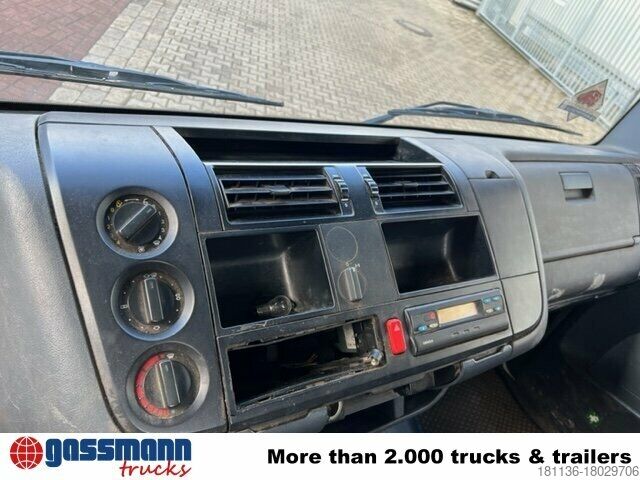 Pick-up van Mercedes-Benz Atego 818 4x2