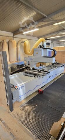 Through-feed machining center HOMAG WEEKE BHC VENTURE 1M