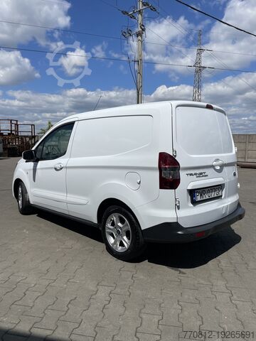 Lieferwagen Ford Transit Courier 1.5 TDCI 100KM