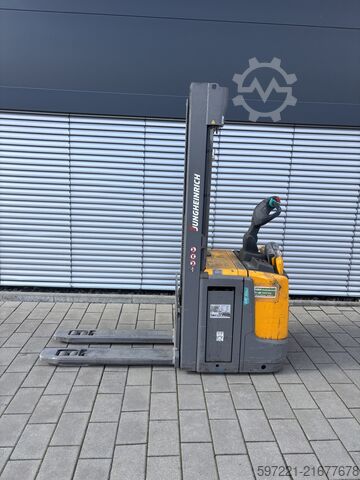 Pallet Stackers Jungheinrich ERC 216z - 525DZ Triplex Initalhub