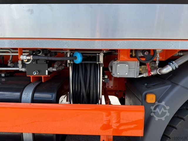 Vacuum tank truck MAN Naaktgeboren VACU PRESS 10.000 TGS 41.440 BB 8X4