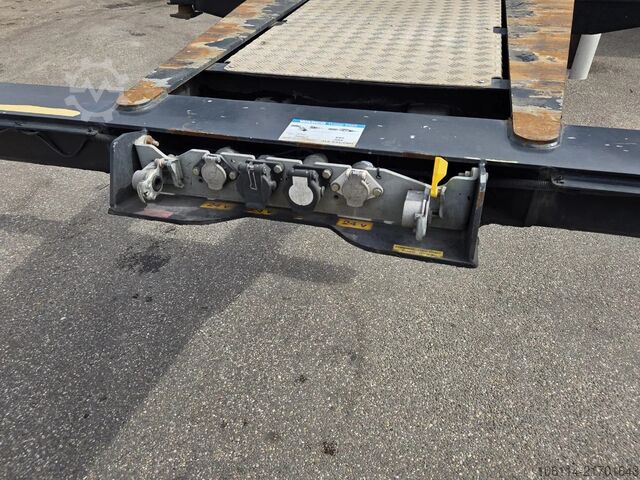 Container transportation Van Hool 3-ASSIGE OPLEGGER A3C002  20/30 FT ADR trailer.