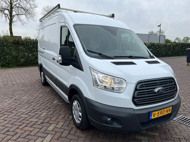 Lieferwagen Doppelkabine Ford Transit FCD
