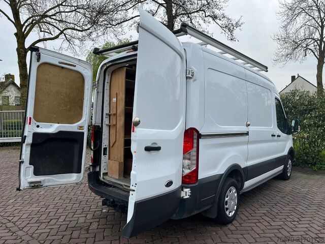 Lieferwagen Doppelkabine Ford Transit FCD