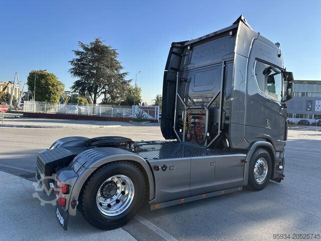 Standard road tractor SCANIA SCANIA S 580 FULL PNEUMATIC