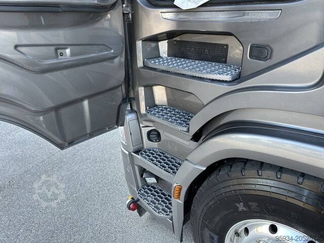 Standard road tractor SCANIA SCANIA S 580 FULL PNEUMATIC