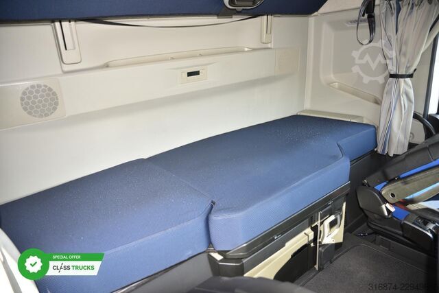 Standard tractor unit VOLVO FH 500 XL Retarder i-ParkCool ACC