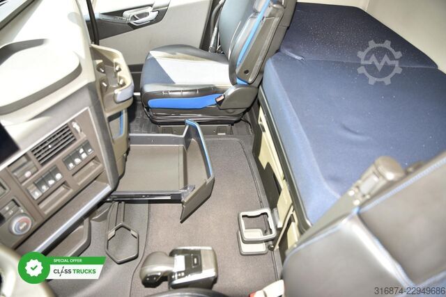 Standard tractor unit VOLVO FH 500 XL Retarder i-ParkCool ACC