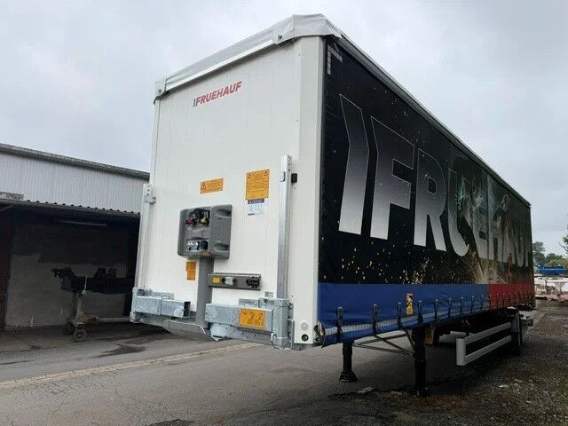 Tarpaulin Fruehauf City Curtainsider steering axle