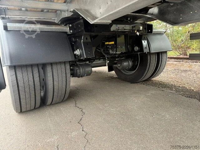 Tarpaulin Fruehauf City Curtainsider steering axle