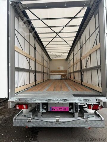 Tarpaulin Fruehauf City Curtainsider steering axle