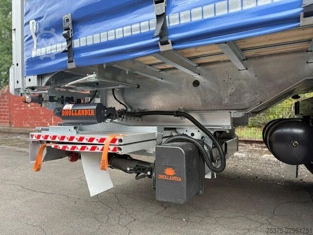 Tarpaulin Fruehauf City Curtainsider steering axle