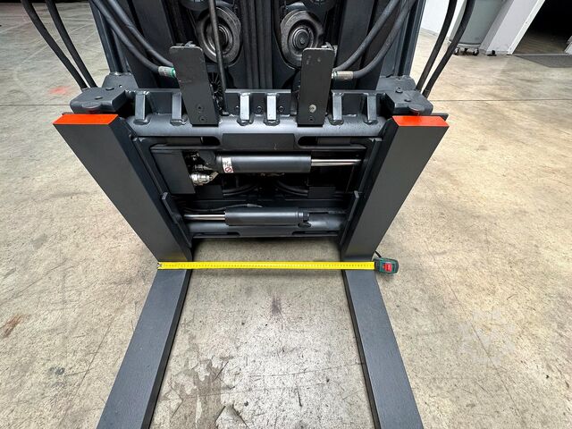 Battery valid until 05/2026, service and safety inspection (UVV) due 06/2027. Linde E16-02