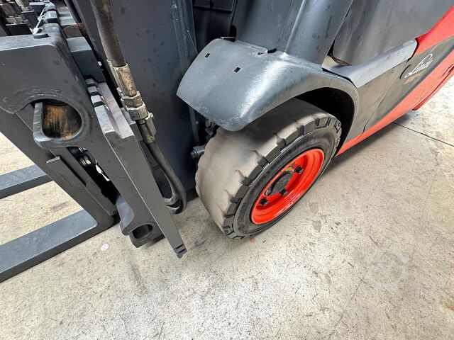 Battery valid until 05/2026, service and safety inspection (UVV) due 06/2027. Linde E16-02
