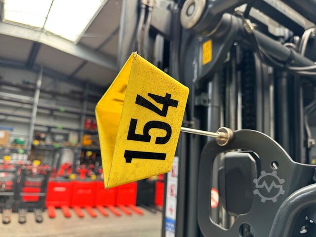 Battery valid until 05/2026, service and safety inspection (UVV) due 06/2027. Linde E16-02