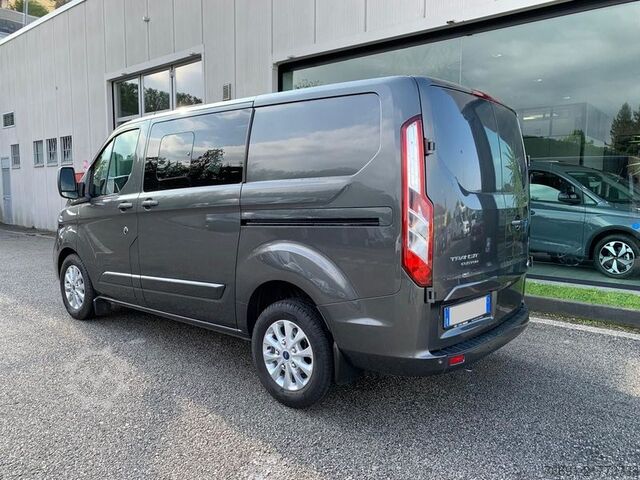 High top van Ford Custom 300 Dop. Cab. 6 posti L1 H1 - Euro 6