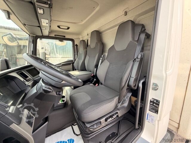 Box truck MAN TGL 12.250 BL 4X2 Koffer+LBW*AHK*KLIMA*K