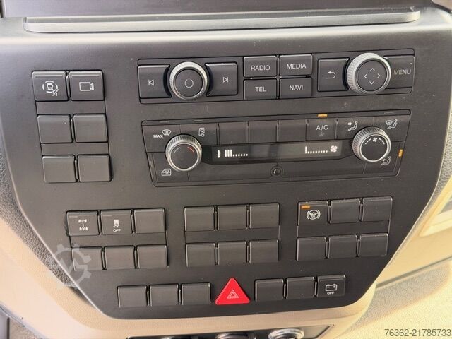 Box truck MAN TGL 12.250 BL 4X2 Koffer+LBW*AHK*KLIMA*K