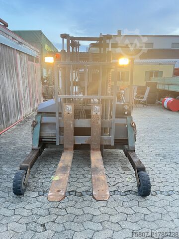 Counterbalance forklift Toyota 02-6FDF 18 Toyota Mitnahmestapler