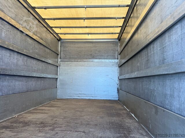 Curtain sider van Mercedes-Benz sprinter 416