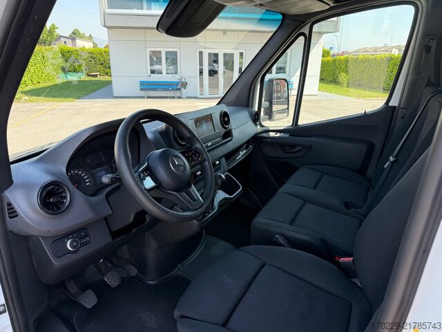 Curtain sider van Mercedes-Benz sprinter 416