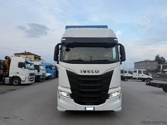 Tipper truck Iveco S-WAY 570