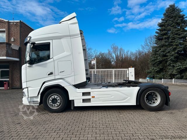 Standard tractor unit DAF XF 530 SZM 4x2