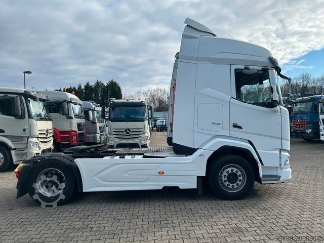 Standard tractor unit DAF XF 530 SZM 4x2