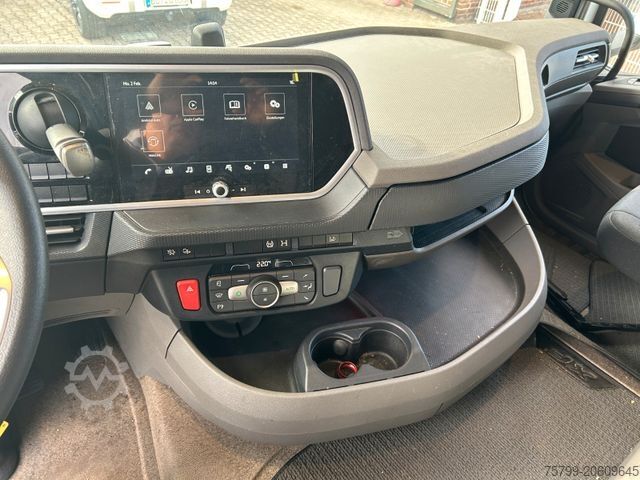 Standard tractor unit DAF XF 530 SZM 4x2