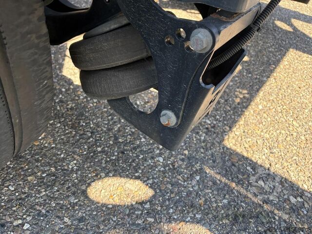 Container transport Wielton NS3P  Multichassis / SAF Axles / Extendable / D...