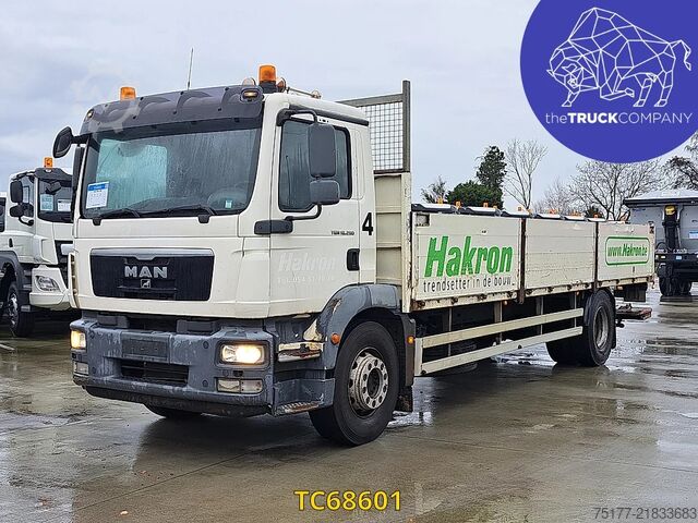 Loading platform MAN TGM 290